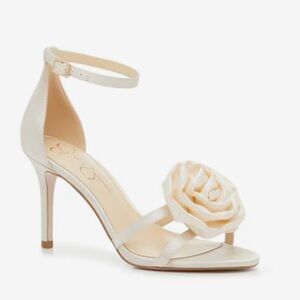 NWT Jessica Simpson Torny rosette sandal ivory size 9